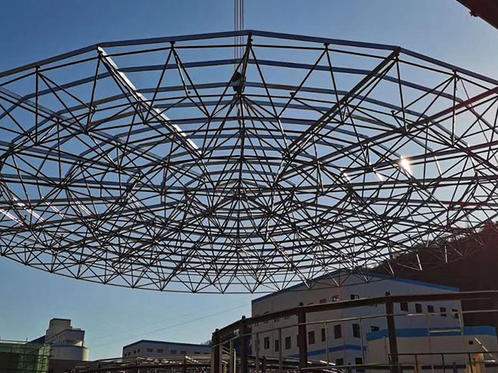 广东螺栓球网架工程施工现场